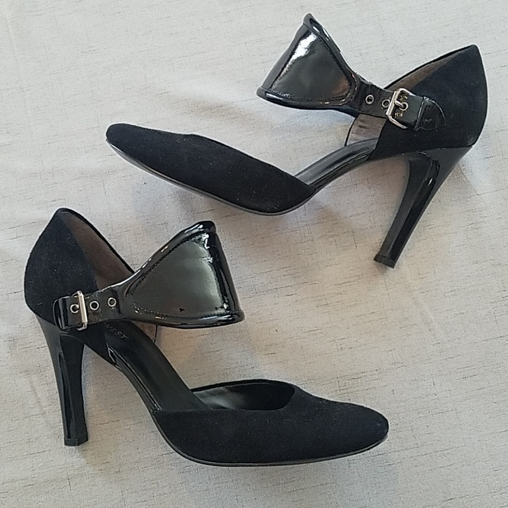 Nine West "Toggle" black heels, 9M